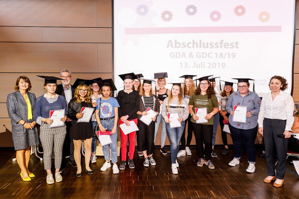 Abschlussfest Der Girls‘ Day College In Der Experimenta - MORITZ ...